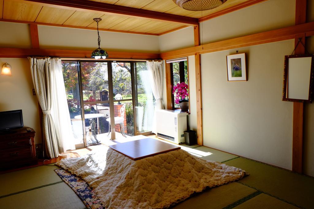 Lake Oshino Luaran gambar