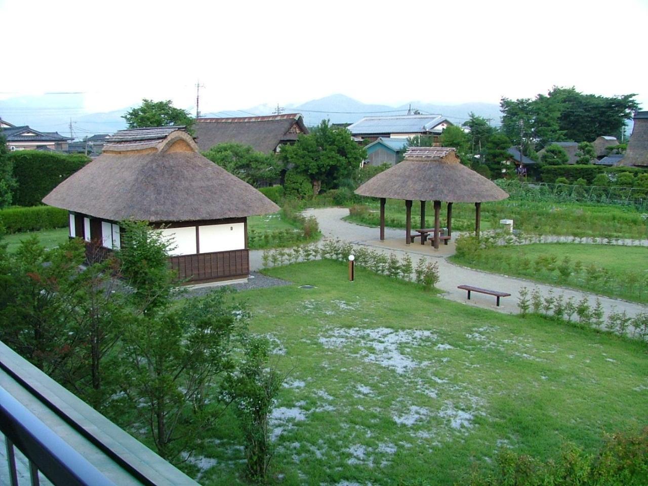 Lake Oshino Luaran gambar