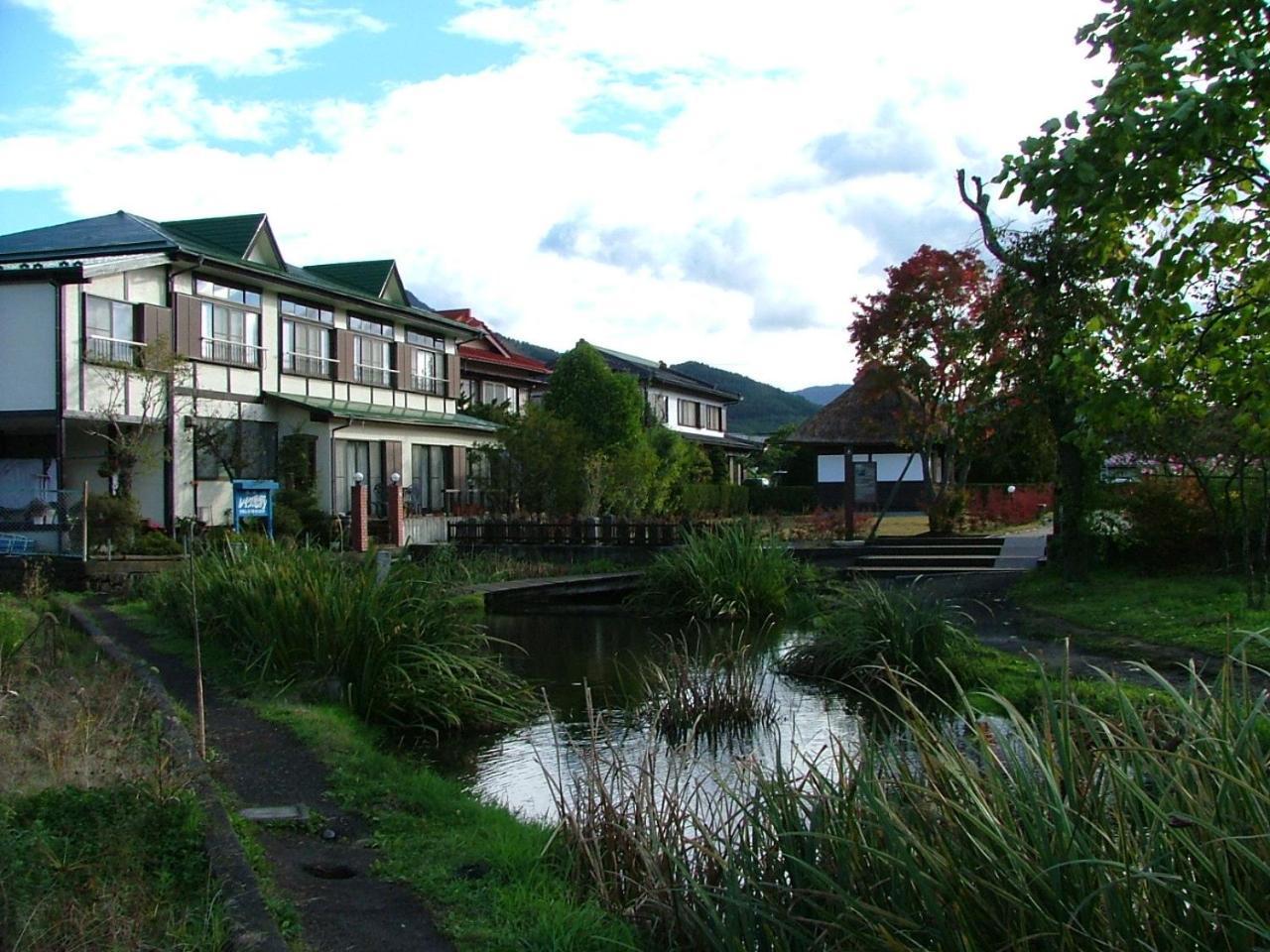 Lake Oshino Luaran gambar