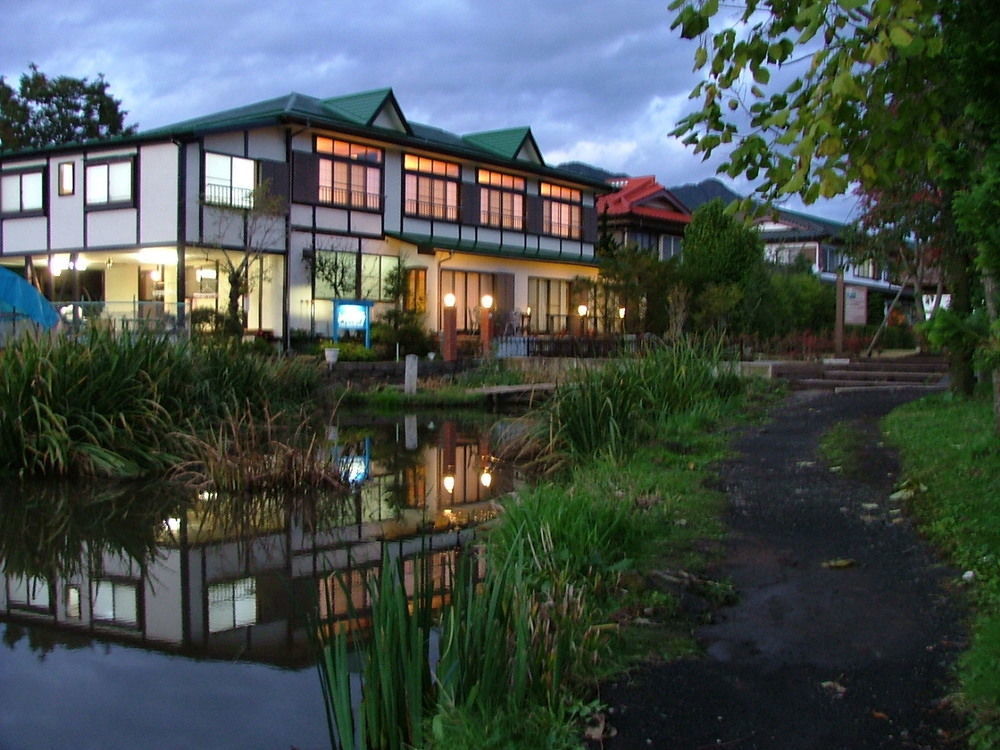 Lake Oshino Luaran gambar