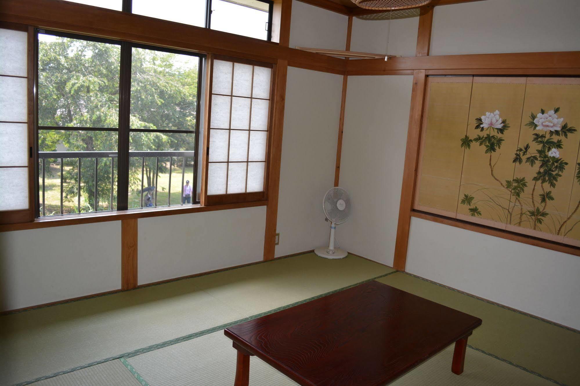 Lake Oshino Luaran gambar